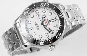ZF厂欧米茄海马系列300米熊猫款复刻腕表是否会一眼假吗-ZF手表怎样